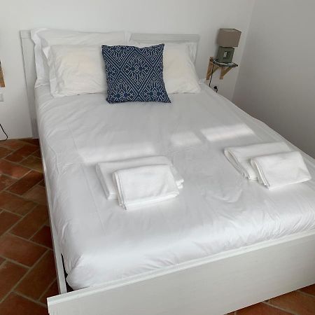 Stylish Townhouse With Gallery In The Heart Of Tavira For Two Esterno foto